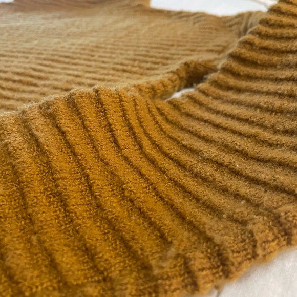 Madewell Belmont Mockneck Sweater in Orange XS (‼️fits closer to a medium) - Picture 9 of 11